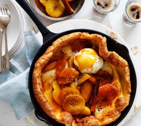 Caramelised Apple and Cinnamon Dutch Baby