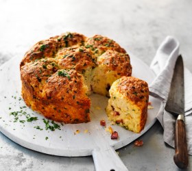 Cheese and Bacon Pull-apart Loaf