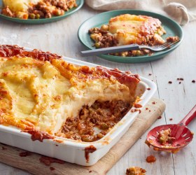 Easy Family Shepherd's Pie with Cheesy Mash