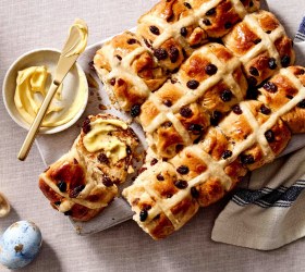 Traditional hot cross buns