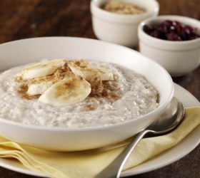 Creamy Porridge With Banana And Cranberry