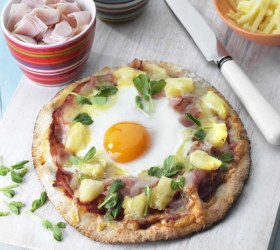 Egg Pita Pizzas