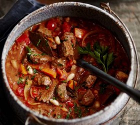 Slow Cooker Hearty Beef & Vegetable Casserole