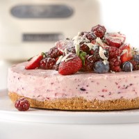 White Chocolate and Berry Cheese Cake