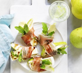 Pear, Brie and Prosciutto Wedges