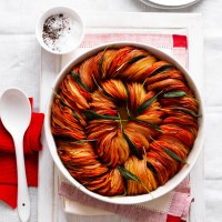 Garlic roast potato and sage wreath