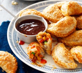 Vegetable Curry Puffs with Sweet Chilli Sauce