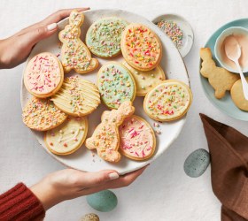 Vanilla Easter Biscuits with White Chocolate