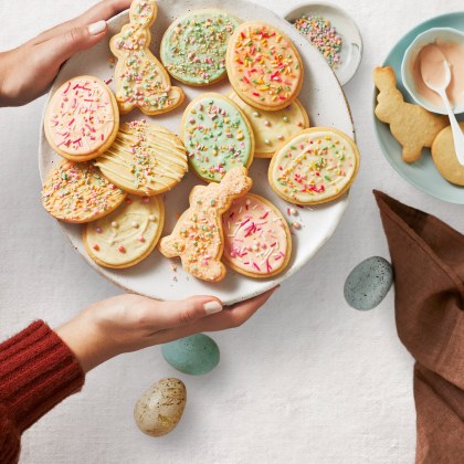 Vanilla Easter Biscuits with White Chocolate