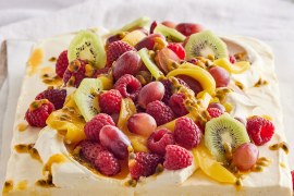 White Crackle Fruit Salad Cheesecake